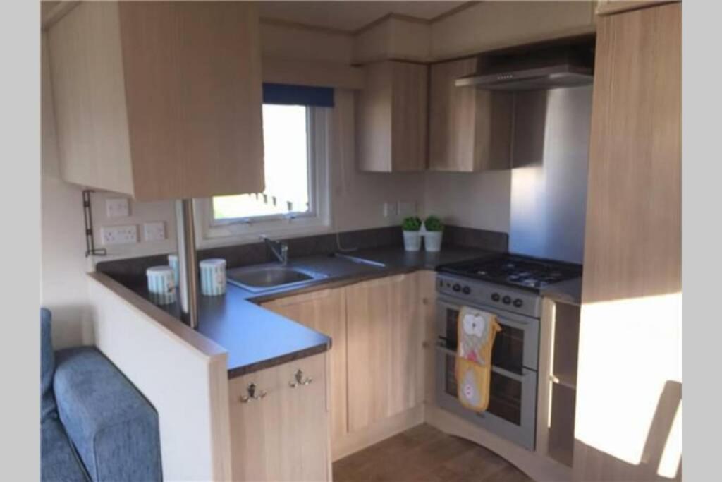 8 Berth Caravan At Parkdean Camber Sands Buitenkant foto